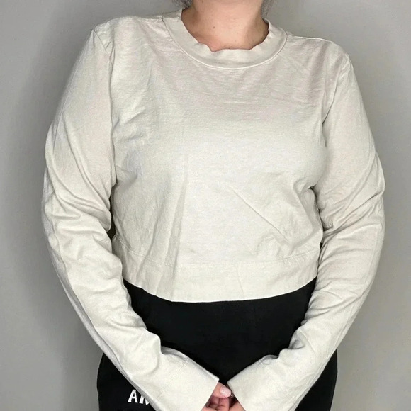 Tan lines by Sivan - Beige Cropped Long Sleeve Shirt - Picture 4 of 5